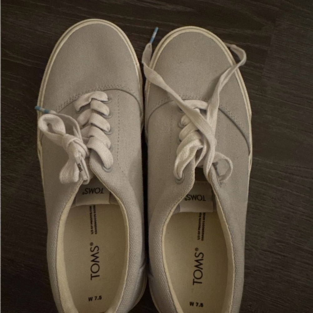 TOMS Women's Light Gray Canvas Sneakers